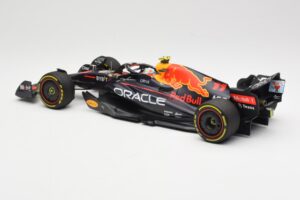 Oracle Red Bull Racing RB18 #11 S. Perez Miami GP 2022 Minichamps 1:18 110220511 Metāls — attēls 5 no 6
