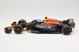 Oracle Red Bull Racing RB19 #1 M. Verstappen Winner Italian GP 2023 Minichamps 1:18 110231501 Metāls — attēls 3 no 6