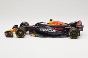 Red Bull Racing RB20 #1 M. Verstappen Winner China GP 2024 Minichamps 1:18 110240501 Metāls — attēls 3 no 6