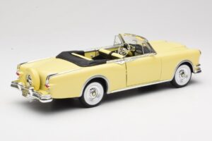 Packard Caribbean Kabriolets Dzeltens Road Signature 1:18 92798 Metāls — attēls 3 no 8