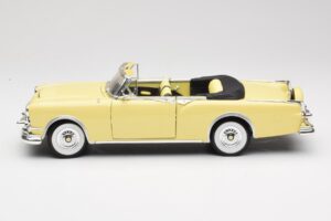 Packard Caribbean Kabriolets Dzeltens Road Signature 1:18 92798 Metāls — attēls 4 no 8