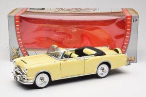 Packard Caribbean Kabriolets Dzeltens Road Signature 1:18 92798 Metāls — attēls 8 no 8