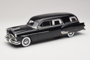Packard Henney Melns BoS Models 1:18 BOS342 Metāls