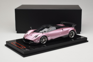 Pagani Huayra BC Pearl Pink AB Models 1:18 REMC032 Sveķi — attēls 7 no 7