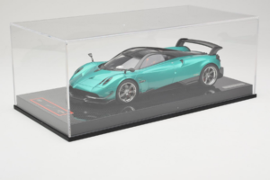 Pagani Huayra BC Green Metallic Yy Model 1:18 REMC020 Sveķi — attēls 6 no 7