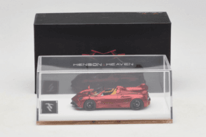 Pagani Huayra Roadster Tricolore Sarkans Henson & Heaven 1:64 PHRTR01 Metāls — attēls 7 no 7