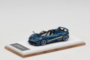 Pagani Huayra Tricolore Roadster Zils Henson & Heaven 1:64 PHTRB01 Sveķi — attēls 2 no 8