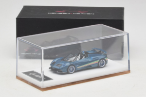 Pagani Huayra Tricolore Roadster Zils Henson & Heaven 1:64 PHTRB01 Sveķi — attēls 7 no 8