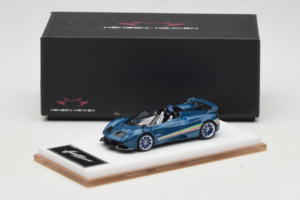 Pagani Huayra Tricolore Roadster Zils Henson & Heaven 1:64 PHTRB01 Sveķi — attēls 8 no 8