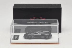 Pagani Huayra Tricolore Roadster Exposed Carbon Henson & Heaven 1:64 PHREC01 Metāls — attēls 7 no 7