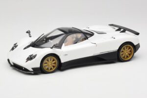 Pagani Zonda F Balts Mondo Motors 1:18 157655 Metāls