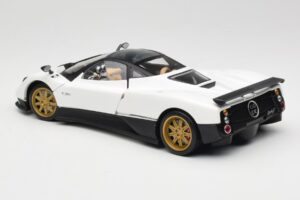 Pagani Zonda F Balts Mondo Motors 1:18 157655 Metāls — attēls 7 no 8