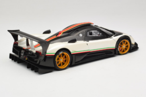Pagani Zonda R Revolucion Balts AUTOart 1:18 78262 Metāls — attēls 3 no 8