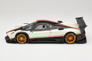 Pagani Zonda R Revolucion Balts AUTOart 1:18 78262 Metāls — attēls 4 no 8