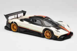 Pagani Zonda R Revolucion Balts AUTOart 1:18 78262 Metāls — attēls 6 no 8