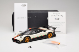 Pagani Zonda R Revolucion Balts AUTOart 1:18 78262 Metāls — attēls 8 no 8