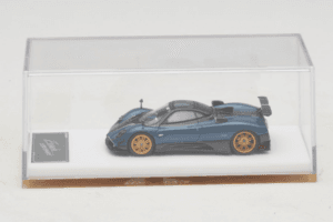 Pagani Zonda Tricolore Exposed Carbon Zils Henson & Heaven 1:64 PZTECB01 Metāls — attēls 6 no 7