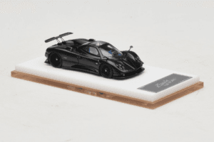 Pagani Zonda Tricolore Exposed Carbon Henson & Heaven 1:64 PZTEC01 Metāls — attēls 4 no 7