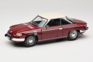 Panhard 24 CT Sarkans Solido 1:18 1832500 Metāls