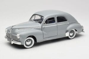 Peugeot 203 Gris Clair Solido 1:18 8145 Metāls