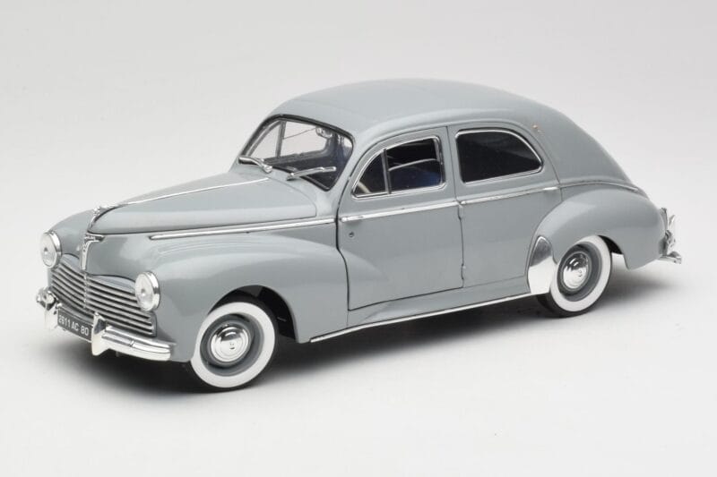 Peugeot 203 Gris Clair Solido 1:18 8145 Metāls