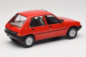 Peugeot 205 Sarkans MCG 1:18 MCG18492 Metāls — attēls 2 no 6
