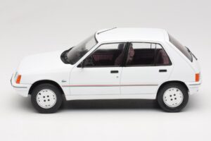 Peugeot 205 Balts MCG 1:18 MCG18493 Metāls — attēls 3 no 6