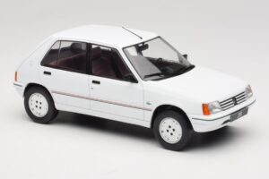 Peugeot 205 Balts MCG 1:18 MCG18493 Metāls — attēls 4 no 6