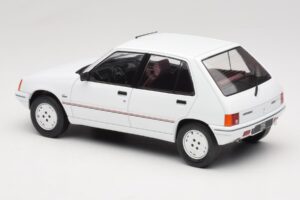 Peugeot 205 Balts MCG 1:18 MCG18493 Metāls — attēls 5 no 6