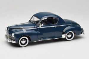 Peugeot 302 Coupe Zils Solido 1:18 8168 Metāls