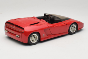 Pininfarina Mythos Sarkans Revell 1:18 8806 Metāls — attēls 3 no 8