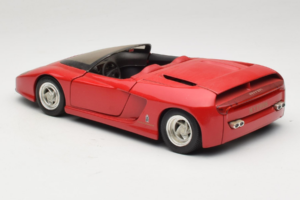 Pininfarina Mythos Sarkans Revell 1:18 8806 Metāls — attēls 7 no 8