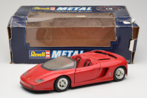 Pininfarina Mythos Sarkans Revell 1:18 8806 Metāls — attēls 8 no 8