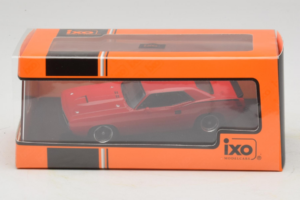 Plymouth Barracuda Sarkans IXO 1:43 CLC592N Metāls — attēls 4 no 4