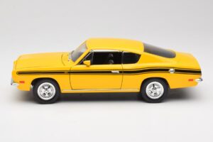 Plymouth Barracuda Dzeltens Road Legends 1:18 92178 Metāls — attēls 4 no 8