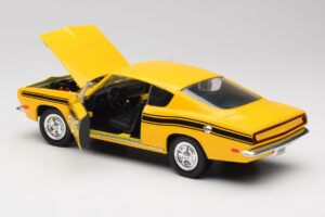 Plymouth Barracuda Dzeltens Road Legends 1:18 92178 Metāls — attēls 5 no 8