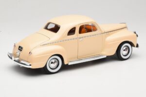 Plymouth Coupe Bēšs Road Signature 1:18 92398 Metāls — attēls 3 no 8