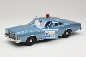 Plymouth Fury Beverly Hills PD Zils GreenLight 1:18 19069 Metāls — attēls 2 no 8