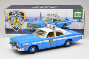 Plymouth Fury Police Pursuit New York Police Department GreenLight 1:18 19043 Metāls — attēls 8 no 8