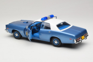 Plymouth Fury Police Pursuit Smokey and the Bandit GreenLight 1:18 19044 Metāls — attēls 5 no 8