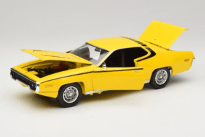 Plymouth Satellite Daisy Dukes of Hazzard Auto World 1:18 AWSS105/06 Metāls — attēls 2 no 8