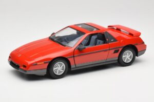 Pontiac Fiero GT Sarkans Road Signature 1:18 92588 Metāls