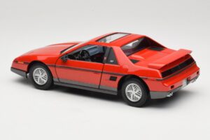 Pontiac Fiero GT Sarkans Road Signature 1:18 92588 Metāls — attēls 7 no 8