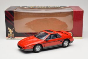 Pontiac Fiero GT Sarkans Road Signature 1:18 92588 Metāls — attēls 8 no 8