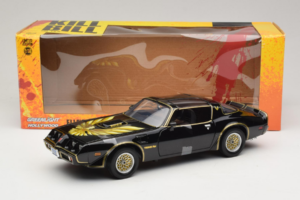 Pontiac Firebird Trans Am Kill Bill Movie Greenlight 1:18 12951 Metāls — attēls 6 no 6