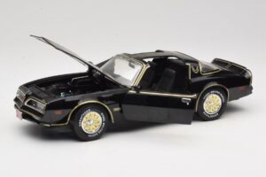 Pontiac Firebird Trans Am SE Smokey and the Bandit Joyride 1:18 33121 Metāls — attēls 2 no 8