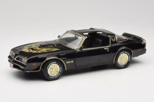 Pontiac Firebird Trans Am SE Smokey and the Bandit Joyride 1:18 33121 Metāls