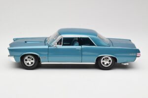 Pontiac GTO Hurst Edition Zils Maisto 1:18 531885 Metāls — attēls 4 no 8