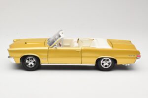 Pontiac GTO Hurst Edition Zeltains Maisto 1:18 531884 Metāls — attēls 4 no 8