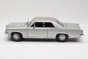 Pontiac GTO Sudrabs Sun Star 1:18 1821 Metāls — attēls 4 no 8
